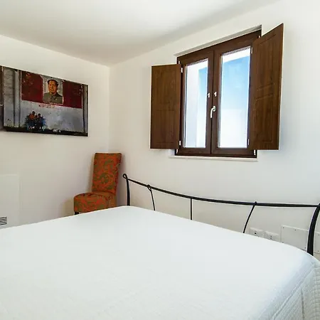 Sleeps 8 Pool Air Con Wifi