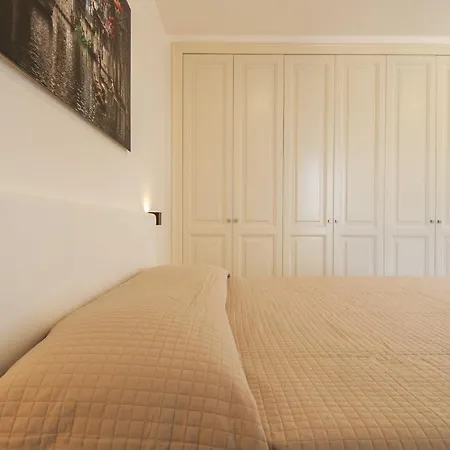 Sleeps 8 Pool Air Con Wifi *
