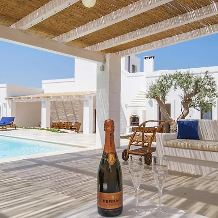 Villa Sleeps 8 Pool Air Con Wifi